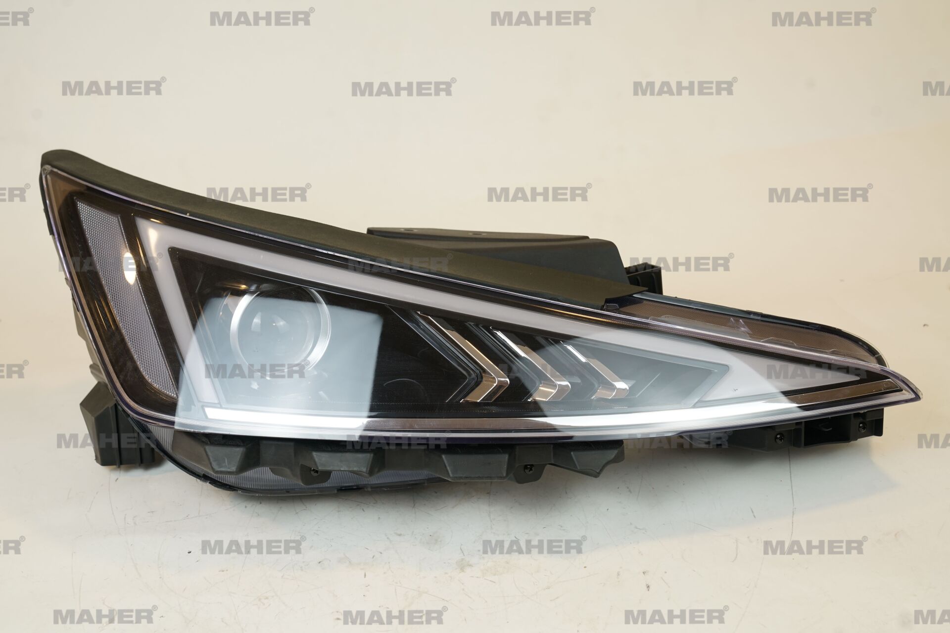 92102-F2600 Far ve Aydınlatma Sağ MAHER | Hyundai Elantra